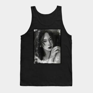 Taeyeon - Photorealism painting Tank Top